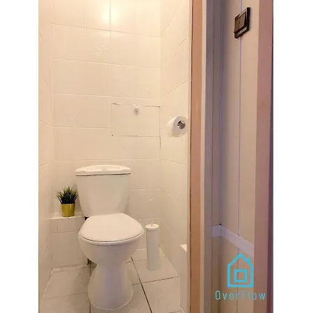 Square - 20 Minutes To Old Town & Seaside Homestay *